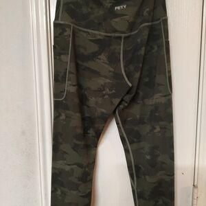 Fety Women's Leggings-2 pockets Size: Medium 36" Length Color- Army Green
